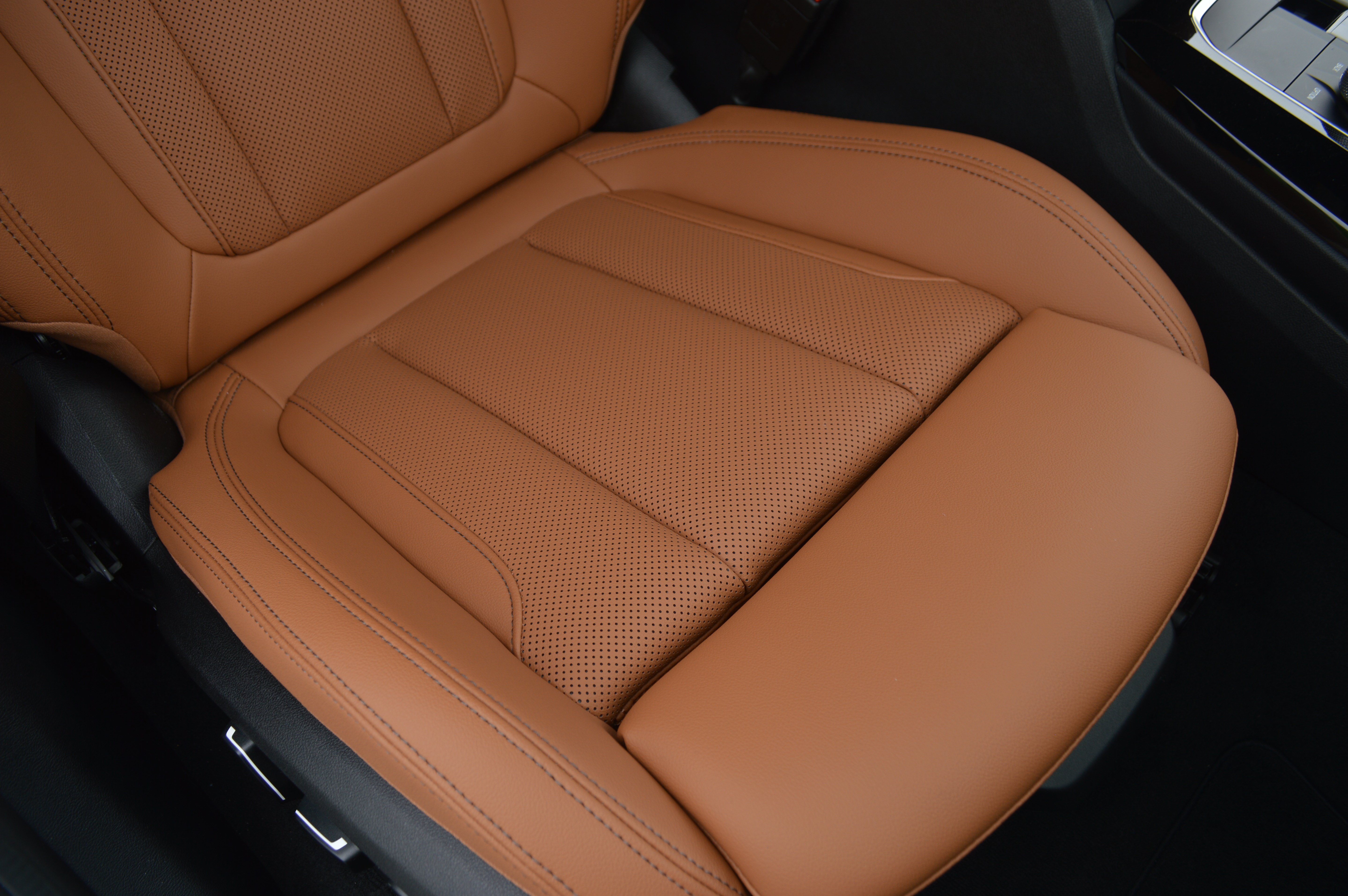Certified 2024 BMW X3 sDrive30i w/ Premium Package RWD image 33