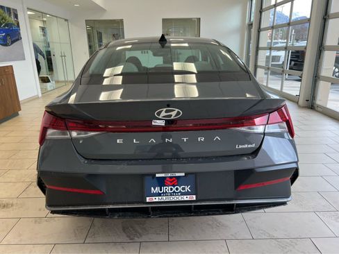 New 2026 Hyundai Elantra Limited FWD image 9