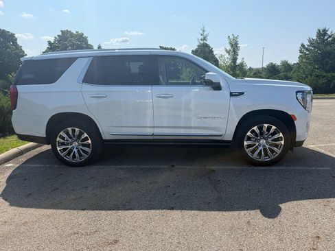 Used 2023 GMC Yukon Denali w/ LPO, Floor Liner Package AWD/4WD image 4