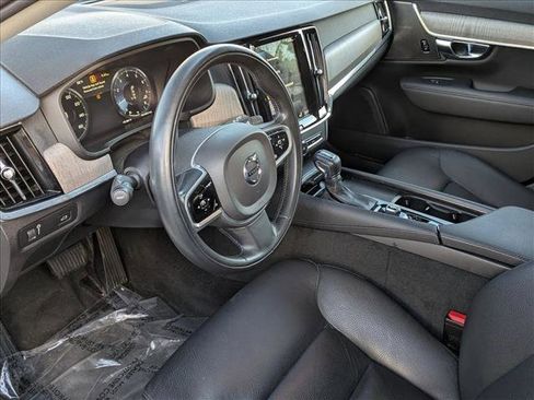 Used 2021 Volvo V90 T6 Cross Country w/ Climate Package image 10