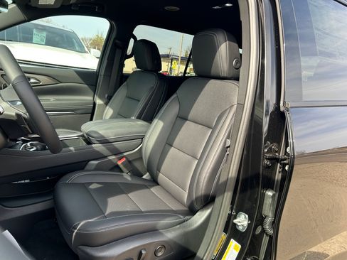 New 2026 Chevrolet Traverse LT w/ Midnight/Sport Edition AWD/4WD image 14