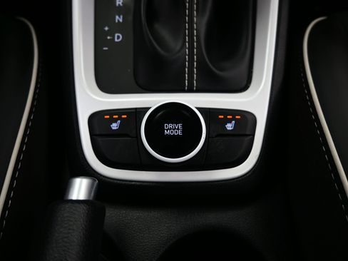 Certified 2025 Hyundai Venue Limited image 21