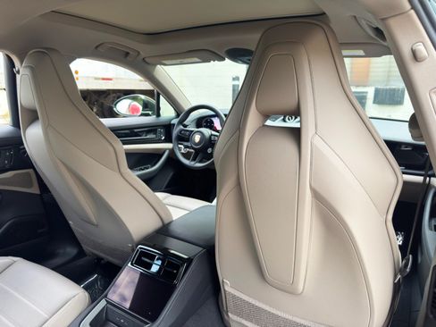 Used 2025 Porsche Panamera 4S w/ Premium Package AWD/4WD image 46