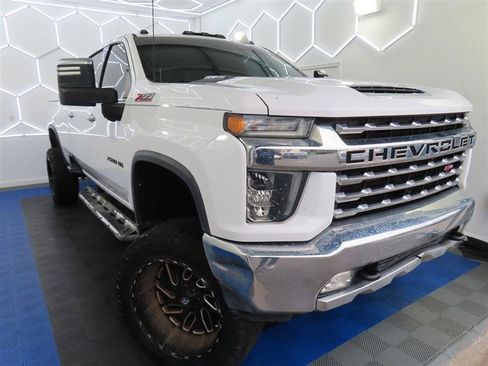 Used 2020 Chevrolet Silverado 2500 LTZ w/ Z71 Off-Road Package AWD/4WD image 6