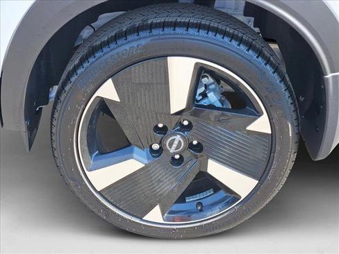 Used 2025 Nissan Kicks SR w/ Illumination Package image 26