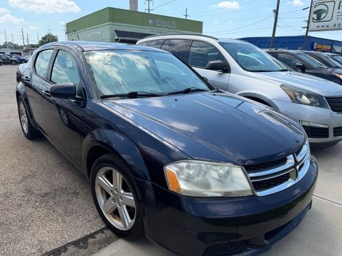 Used 2012 Dodge Avenger SXT FWD image 4