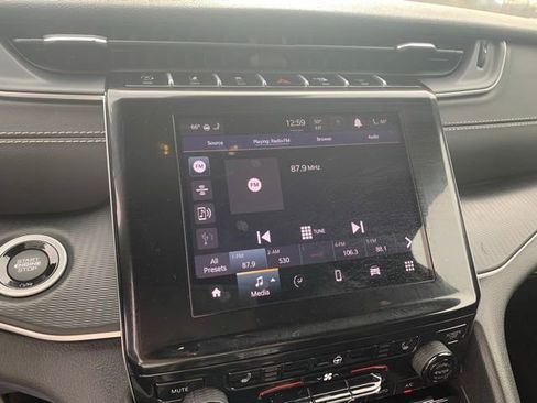 Used 2023 Jeep Grand Cherokee Altitude image 16