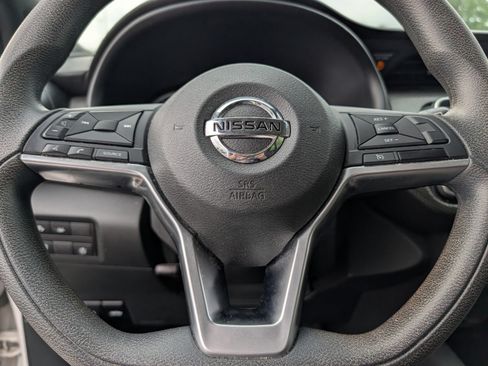 Used 2020 Nissan Kicks S FWD image 19