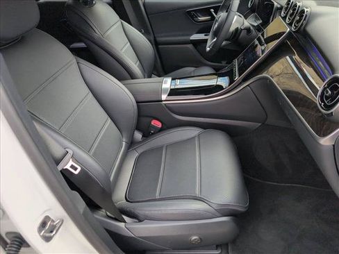 Certified 2025 Mercedes-Benz GLC 300 image 24