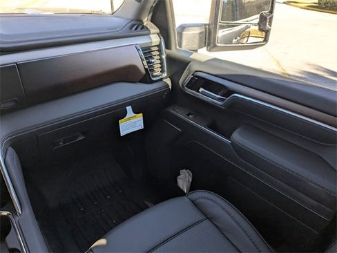 New 2026 GMC Sierra 2500 Denali w/ Denali Reserve Package image 18