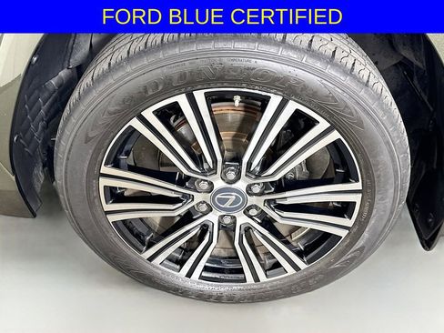 Used 2022 Lexus LX 600 4WD w/ Luxury Package image 35