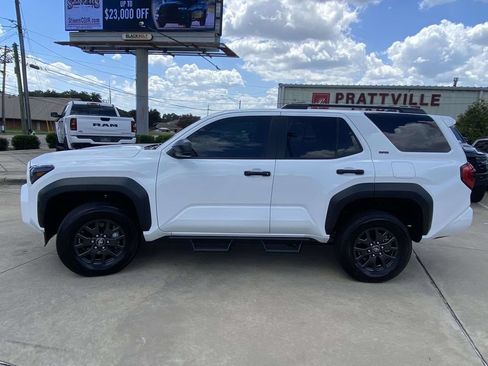 Used 2025 Toyota 4Runner SR5 RWD image 38
