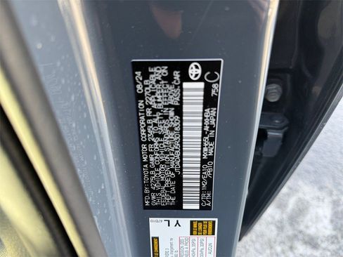 Used 2024 Toyota Prius Limited w/ Limited Premium Package image 31