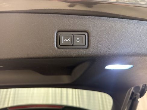 Certified 2025 Audi Q5 Premium w/ Convenience Package image 30