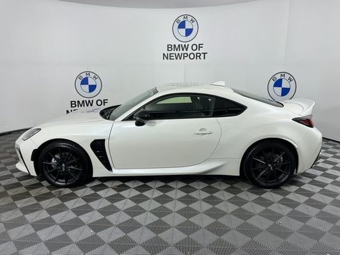 Used 2023 Toyota GR86 Premium image 12