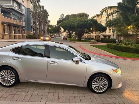 Used 2013 Lexus ES 350 w/ Luxury Pkg FWD image 16