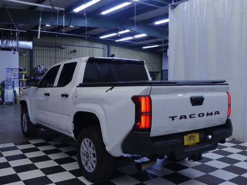 Used 2025 Toyota Tacoma SR RWD image 5