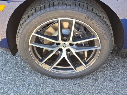 Certified 2025 Porsche Macan image 14