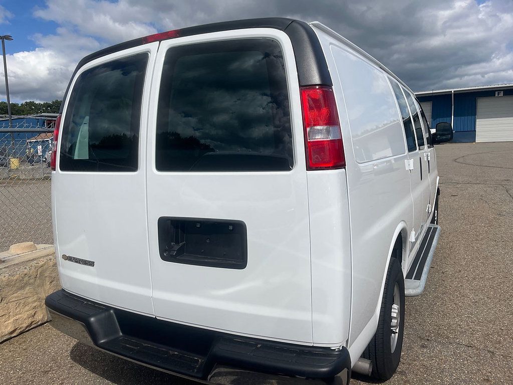 Used 2025 Chevrolet Express 2500 w/ Driver Convenience Package RWD image 3
