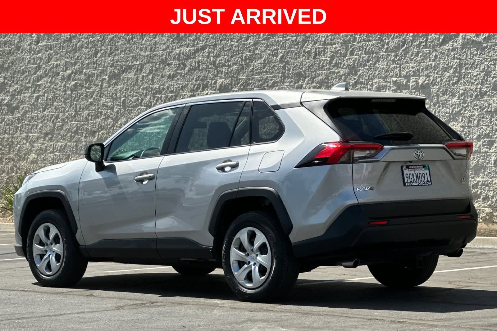 Used 2023 Toyota RAV4 LE AWD/4WD image 7