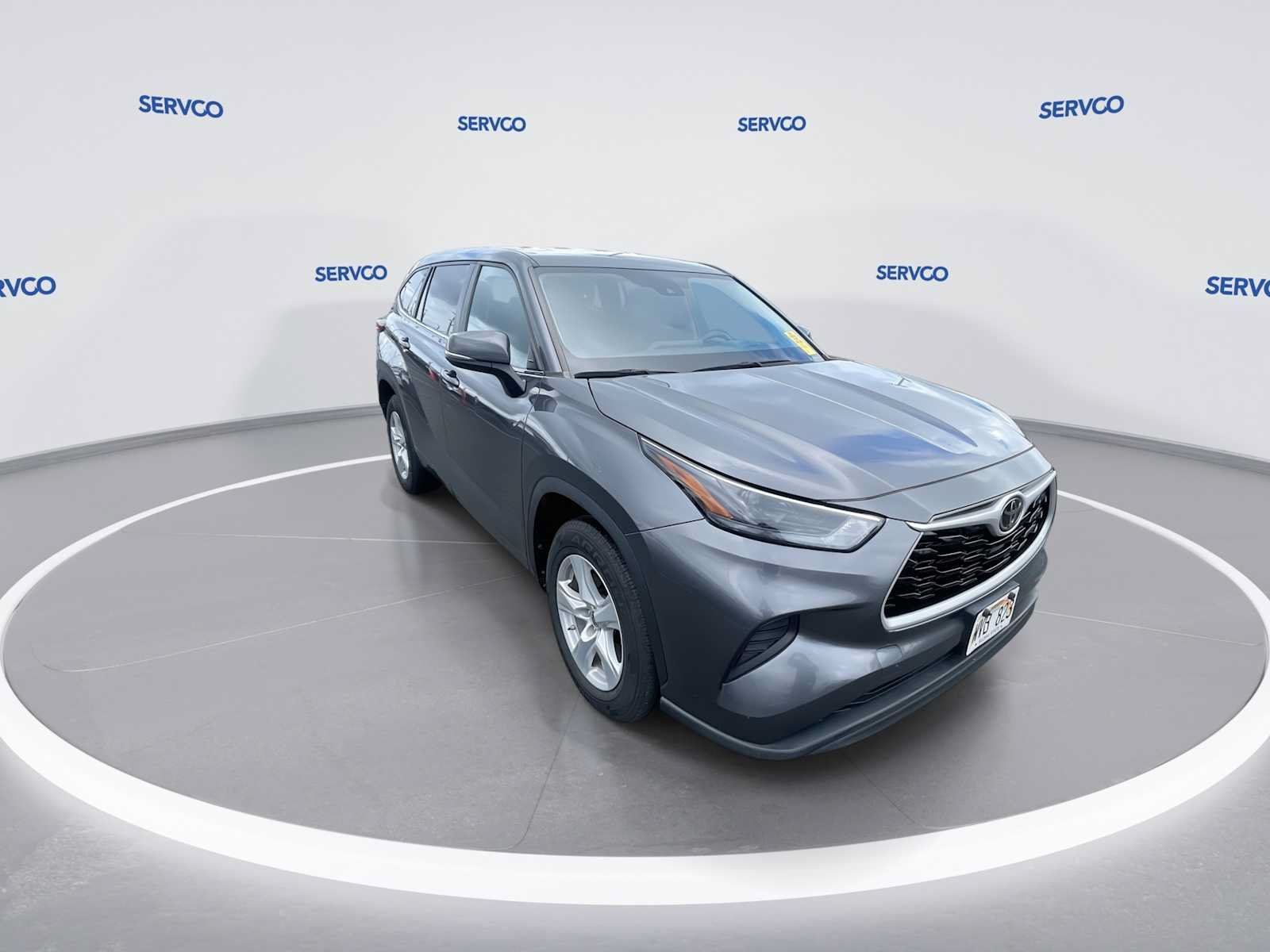 Used 2023 Toyota Highlander L FWD image 2