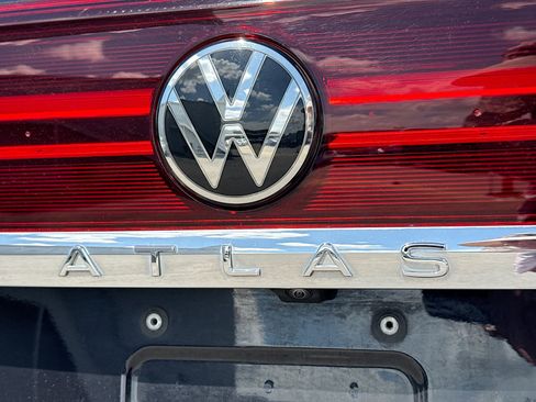 Used 2024 Volkswagen Atlas Cross Sport SE AWD/4WD image 11