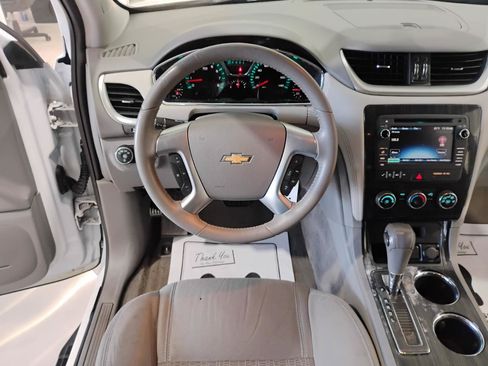 Used 2017 Chevrolet Traverse LT FWD image 50