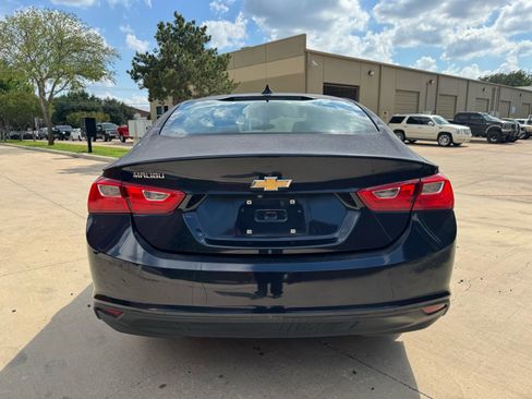 Used 2017 Chevrolet Malibu LS FWD image 3