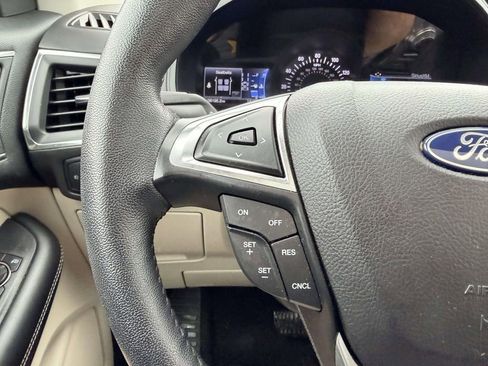 Used 2022 Ford Edge Titanium image 11