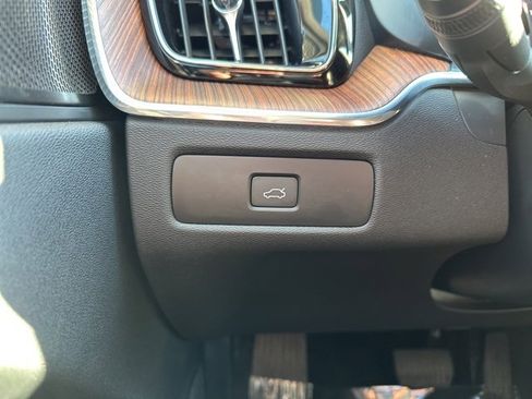 Certified 2023 Volvo XC60 B5 Plus image 30