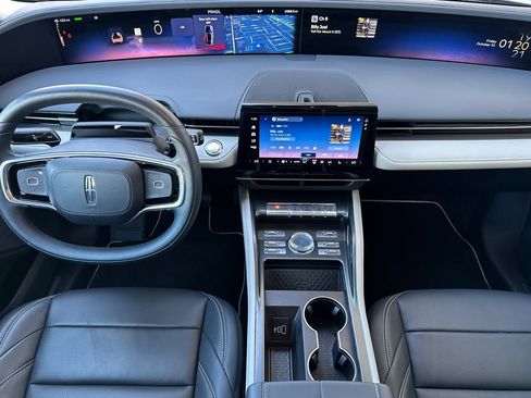 Certified 2024 Lincoln Nautilus Premier image 13