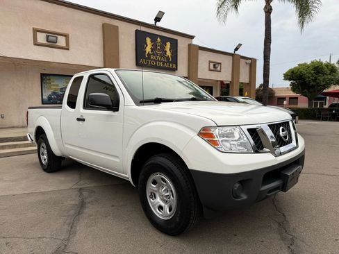 Used 2019 Nissan Frontier S image 3