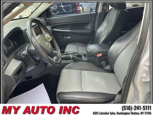 Used 2010 Jeep Grand Cherokee Laredo image 21