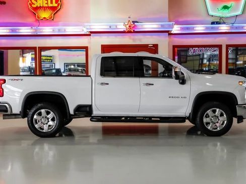Used 2022 Chevrolet Silverado 2500 LTZ w/ LTZ Plus Package image 10