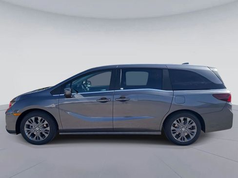 New 2026 Honda Odyssey Touring image 7