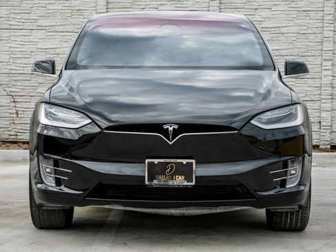 Used 2017 Tesla Model X 90D image 8
