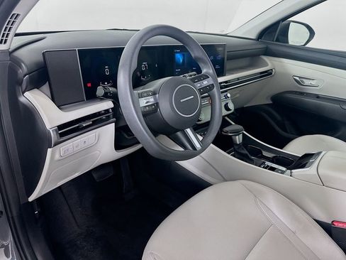 Certified 2025 Hyundai Tucson SEL image 9