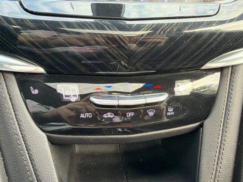 Used 2020 Cadillac XT6 Premium Luxury AWD/4WD image 18