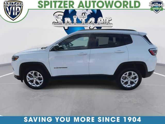 Used 2024 Jeep Compass Latitude AWD/4WD image 5