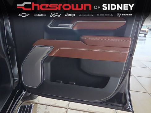 Used 2025 GMC Sierra 2500 Denali Ultimate AWD/4WD image 17