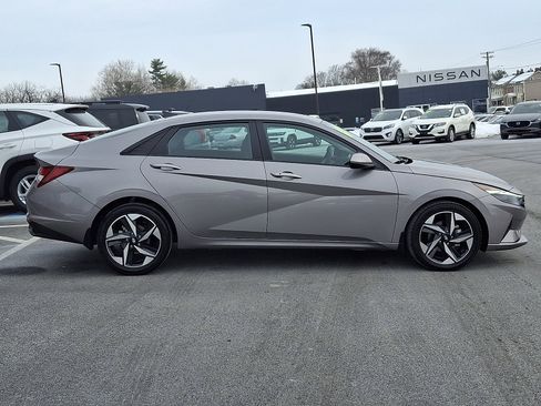 Used 2023 Hyundai Elantra SEL w/ Convenience Package image 7