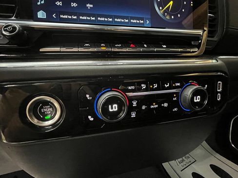 Used 2024 Chevrolet Silverado 1500 LT AWD/4WD image 42