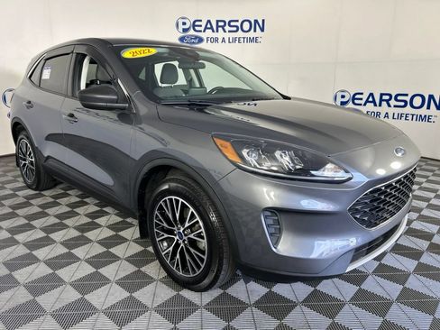 Used 2022 Ford Escape SE w/ Cold Weather Package FWD image 3