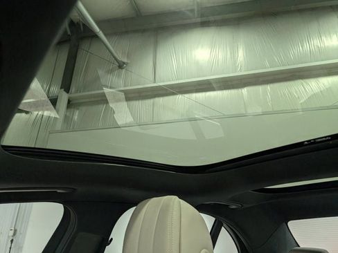 Used 2018 Mercedes-Benz E 400 4MATIC Sedan image 29