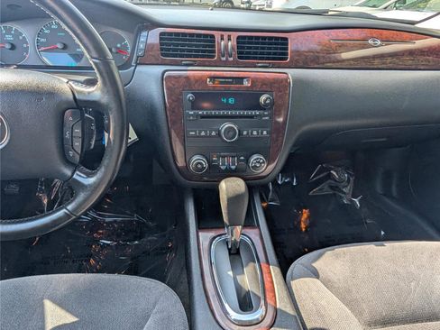 Used 2011 Chevrolet Impala LT FWD image 17