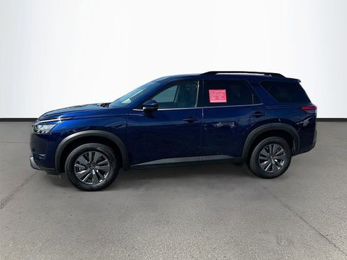 Certified 2025 Nissan Pathfinder SV AWD/4WD image 4