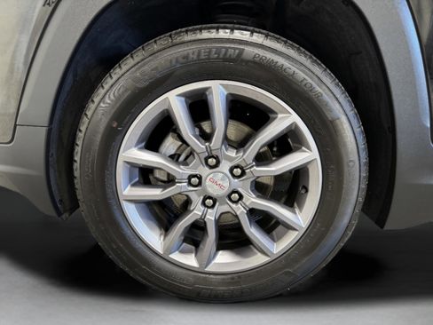 Used 2024 GMC Terrain SLT image 50