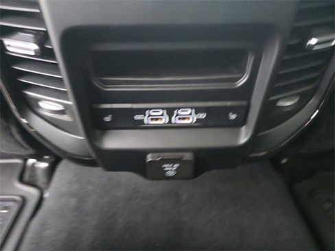 Used 2024 RAM 2500 Limited image 11