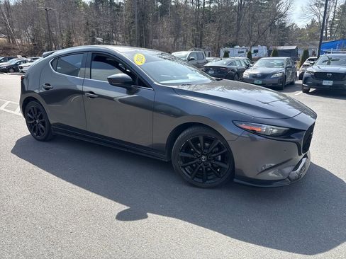 Used 2021 MAZDA MAZDA3 Hatchback w/Premium Plus Pkg image 7