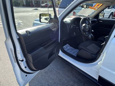 Used 2017 Jeep Patriot Sport w/ Power Value Group FWD image 12